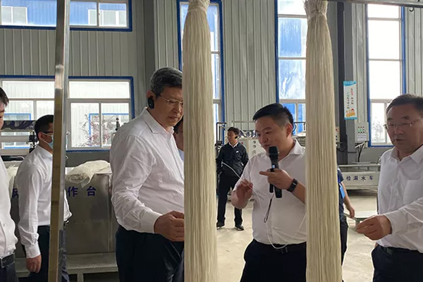 内蒙古自治区党委常委、通辽市委书记孟宪东携考察团到J9集团情形考察指导 内蒙古自治区党委常委、通辽市委书记孟宪东携考察团到J9集团情形考察指导